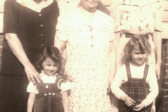 1942-Becky-Leah-Lil-Grandma-SarahBarbara-Jersey-City-NJ