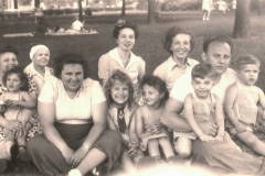 1945-Becky-Bernice-Grandma-Lil-Rose-Barbara-Leah-Sarah-Bernie-Lenny-Neil-Park-in-Jersey-City-NJ