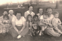 1945-Becky-Bernice-Grandma-Lil-Rose-Barbara-Leah-Sarah-Bernie-Neil-Lenny-Park-in-Jersey-City-NJ