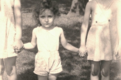 1947-Barbara-Bernice-Leah-Park-in-Jersey-City-NJ